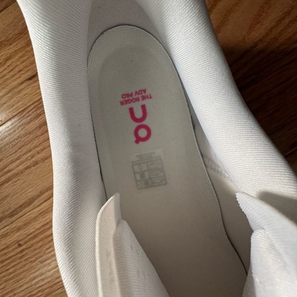 ON Men's White Athletic Shoes - Picture 5 of 5